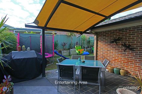 Property photo of 2/4 Woolmers Crescent Mardi NSW 2259