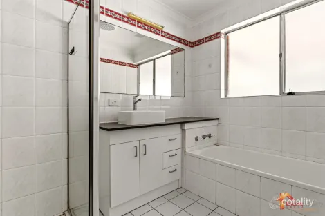 Property photo of 2 Gellibrand Road Orelia WA 6167