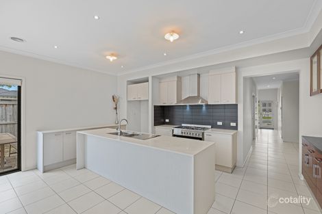 Property photo of 2 Goodenia Loop Cranbourne West VIC 3977