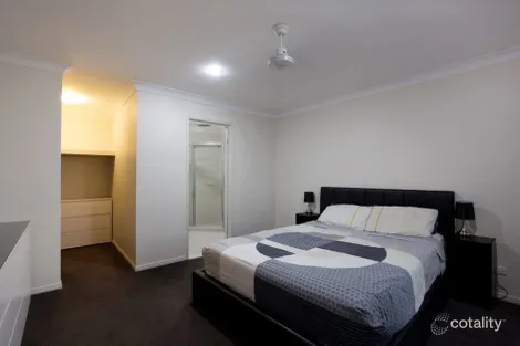 Property photo of 18 Noelene Lane Arundel QLD 4214