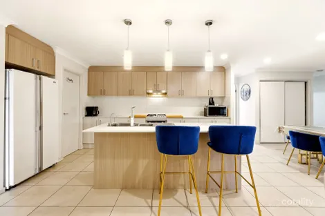 Property photo of 22 Johnstone Place Riverview QLD 4303
