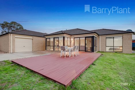 Property photo of 16 Stringy Bark Circuit Pakenham VIC 3810