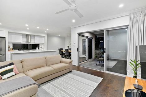 17 Creek Rd, Birkdale, QLD 4159