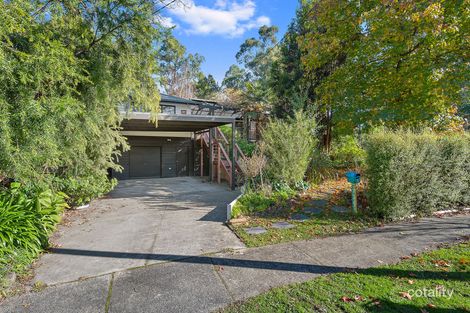 Property photo of 2 Farrar Way Wandin North VIC 3139