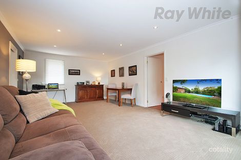 Property photo of 18 Southern Cross Chirnside Park VIC 3116