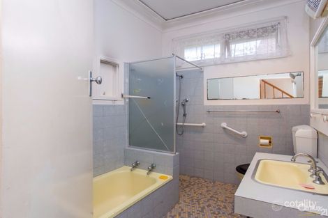 Property photo of 32 Rodway Parade Kotara NSW 2289