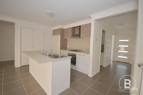 Property photo of 9 Whidburn Place Sebastopol VIC 3356