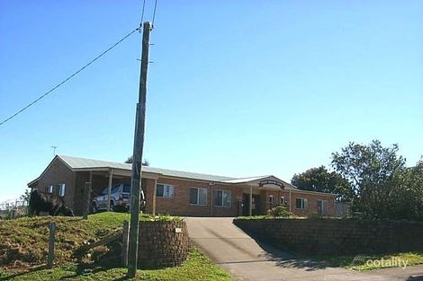 4 Walkers Dr, Maleny, QLD 4552