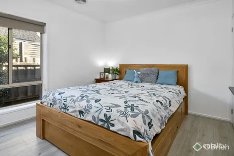 Property photo of 4 Rivendale Crescent Drouin VIC 3818