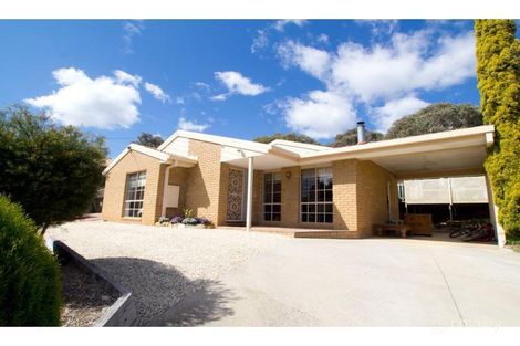 21 Deakin Dr, Flora Hill, VIC 3550