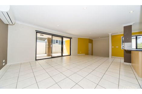 Property photo of 2/4 Wynflo Street Labrador QLD 4215