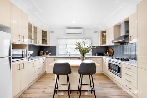 Property photo of 19 Beatus Street Unanderra NSW 2526