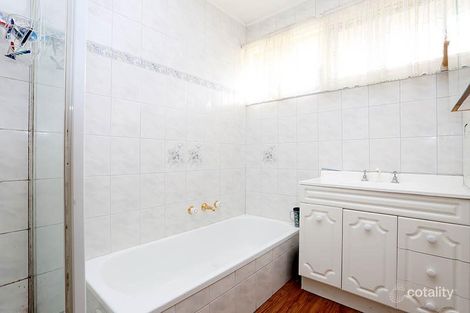 Property photo of 3 Avon Close Deer Park VIC 3023