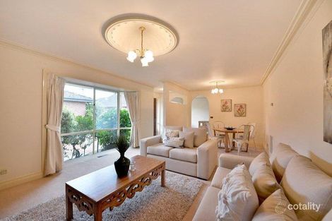 Property photo of 2/15 Hinkler Road Glen Waverley VIC 3150