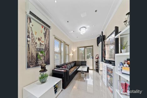 Property photo of 3 Exhibition Parade Mount Pritchard NSW 2170