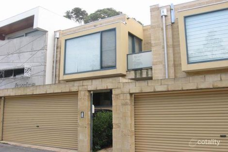 3 Neptune Pl, St Kilda, VIC 3182