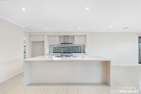 Property photo of 10 Topper Street Werribee VIC 3030