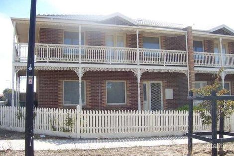 1 Klein Cres, Roxburgh Park, VIC 3064