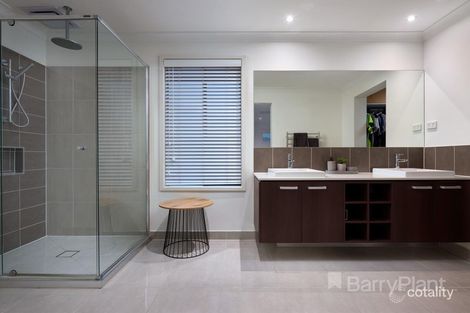 Property photo of 8 Edgecomb Street Keysborough VIC 3173