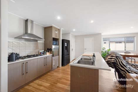 Property photo of 35 Beachcomber Hill Glenfield WA 6532