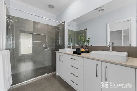 Property photo of 1 Seville Avenue Eynesbury VIC 3338