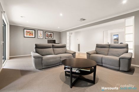 Property photo of 19 Lemana Crescent Mount Waverley VIC 3149