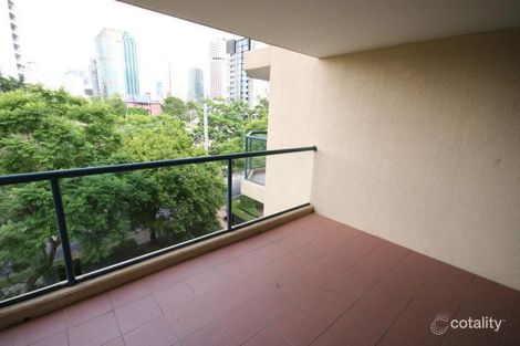Property photo of 28/45 Deakin Street Kangaroo Point QLD 4169
