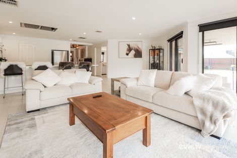 Property photo of 10 Cottage Place Mornington VIC 3931