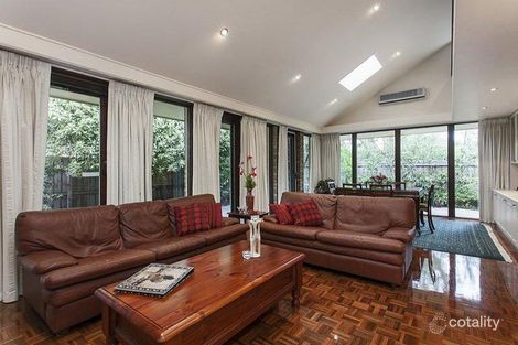 Property photo of 18 South Road Brighton VIC 3186