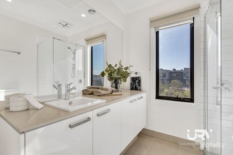 Property photo of 10 Navy Crescent Craigieburn VIC 3064