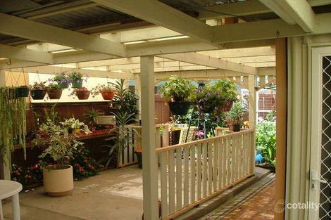 Property photo of 34 Lachlan Crescent Sandstone Point QLD 4511