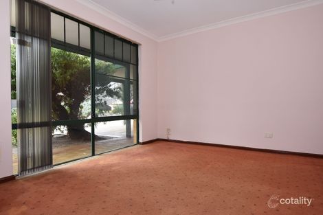 Property photo of 8 Koolinda Court Stratton WA 6056