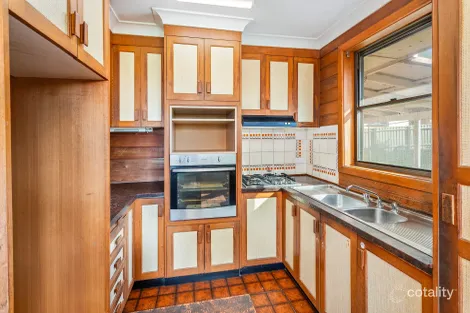 Property photo of 1 Illabunda Crescent Koonawarra NSW 2530