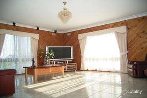 Property photo of 24 Mulhall Drive St Albans VIC 3021