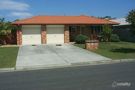 2/4 Alpina Pl, Banora Point, NSW 2486