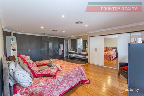 Property photo of 9 Camfield Place York WA 6302
