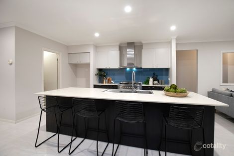 Property photo of 13 Ickworth Crescent Derrimut VIC 3026