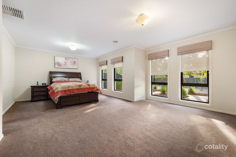 Property photo of 11 Glenmaggie Place Manor Lakes VIC 3024