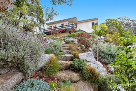 Property photo of 31 Treetop Glen Thirroul NSW 2515