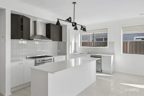 Property photo of 48 Putters Circuit Yarrawonga VIC 3730