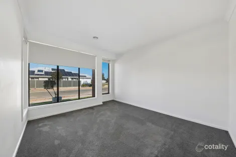 Property photo of 48 Putters Circuit Yarrawonga VIC 3730