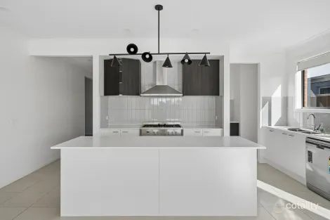 Property photo of 48 Putters Circuit Yarrawonga VIC 3730
