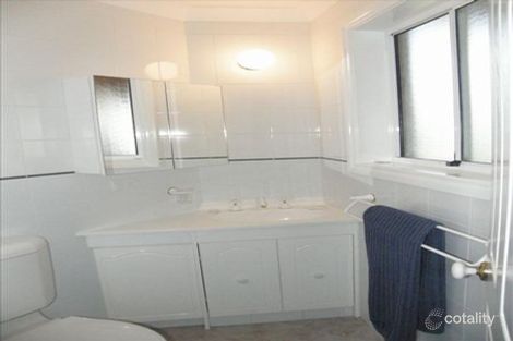 Property photo of 10 Eucalypt Rise Jerrabomberra NSW 2619