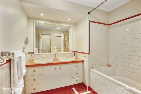 Property photo of 8 Clive Court Mooroolbark VIC 3138