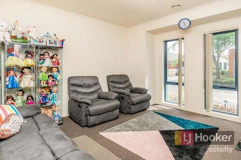 Property photo of 18/15A Hooker Road Werribee VIC 3030