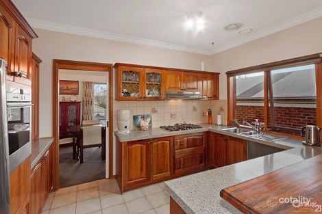 Property photo of 1 McKay Close Berwick VIC 3806