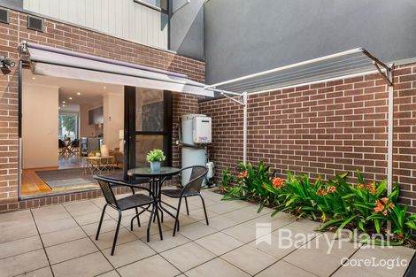 Property photo of 1 Olsen Walk Mill Park VIC 3082