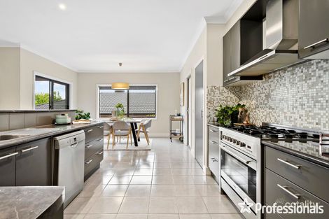 Property photo of 48 Tudor Drive Mooroolbark VIC 3138