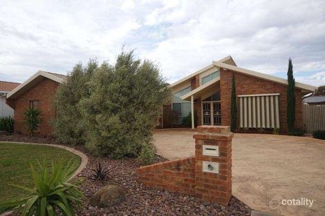 4 Bass Ct, Taylors Lakes, VIC 3038
