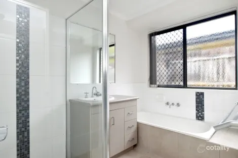 Property photo of 26 Iris Road Kirkwood QLD 4680